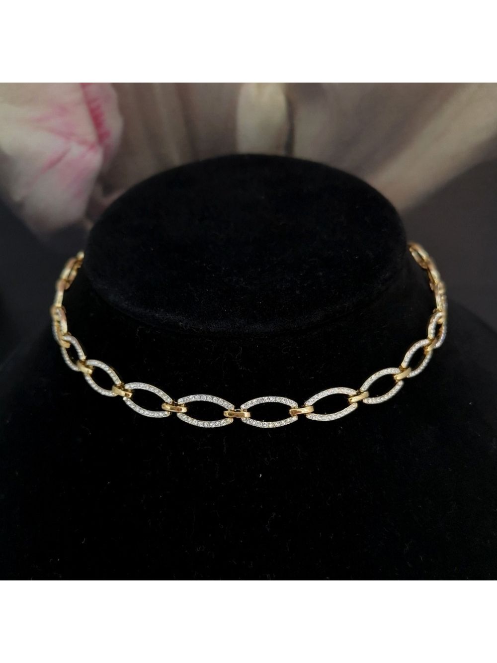 Delicate Clear crystal necklace in Gold Tone 🆕